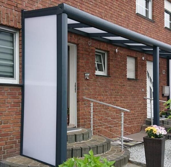 vordach mit seitenwand